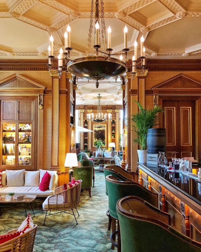 The Lanesborough Library Bar Interior Image